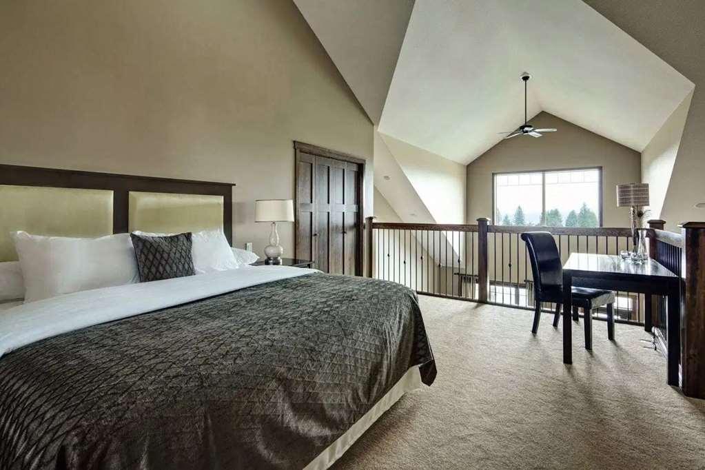 Bighorn Meadows Resort Radium Hot Springs Room photo