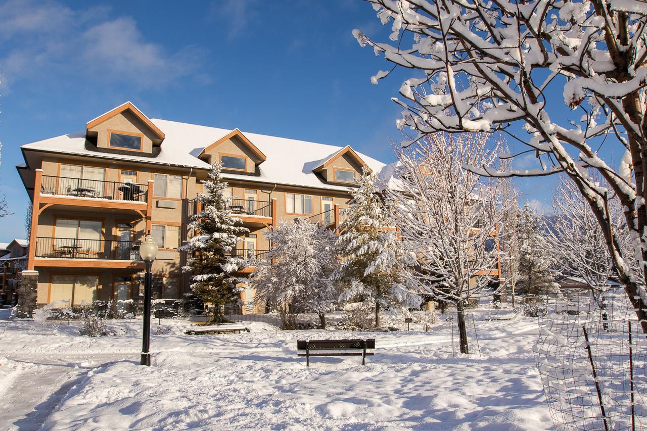 Bighorn Meadows Resort Radium Hot Springs Exterior photo