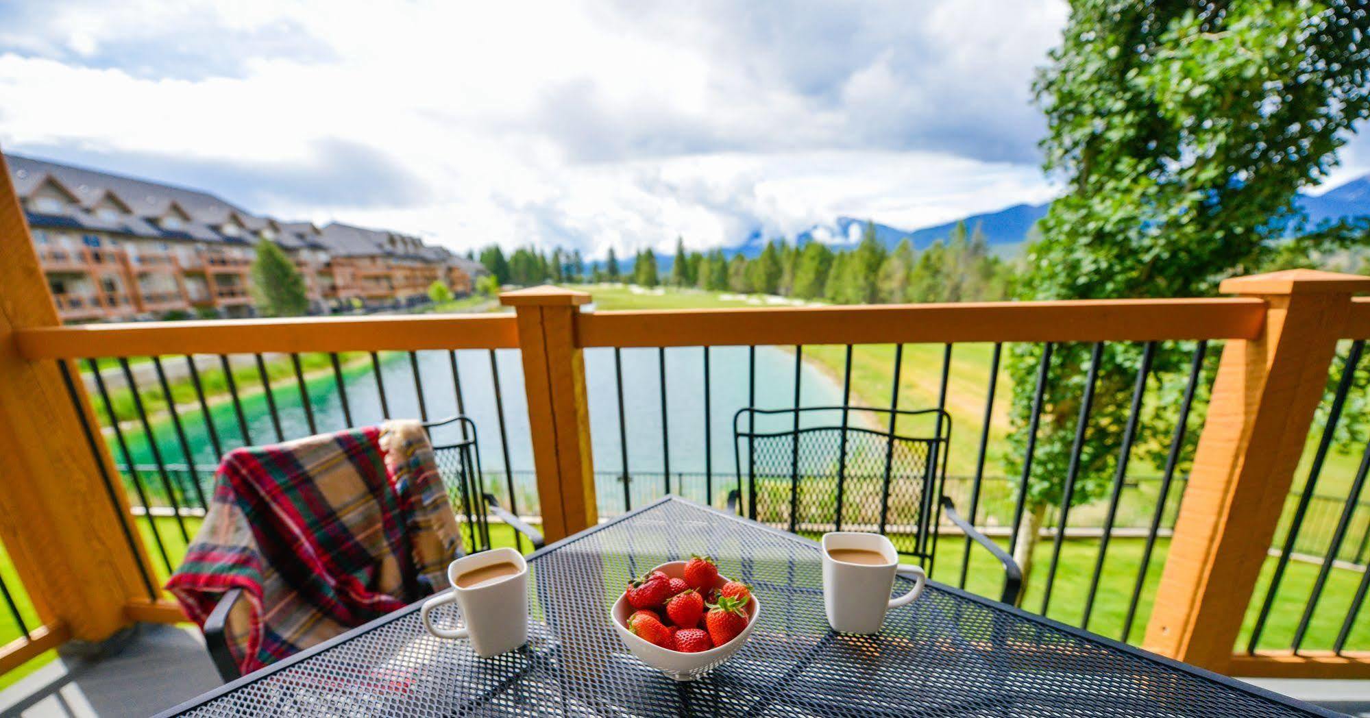 Bighorn Meadows Resort Radium Hot Springs Exterior photo