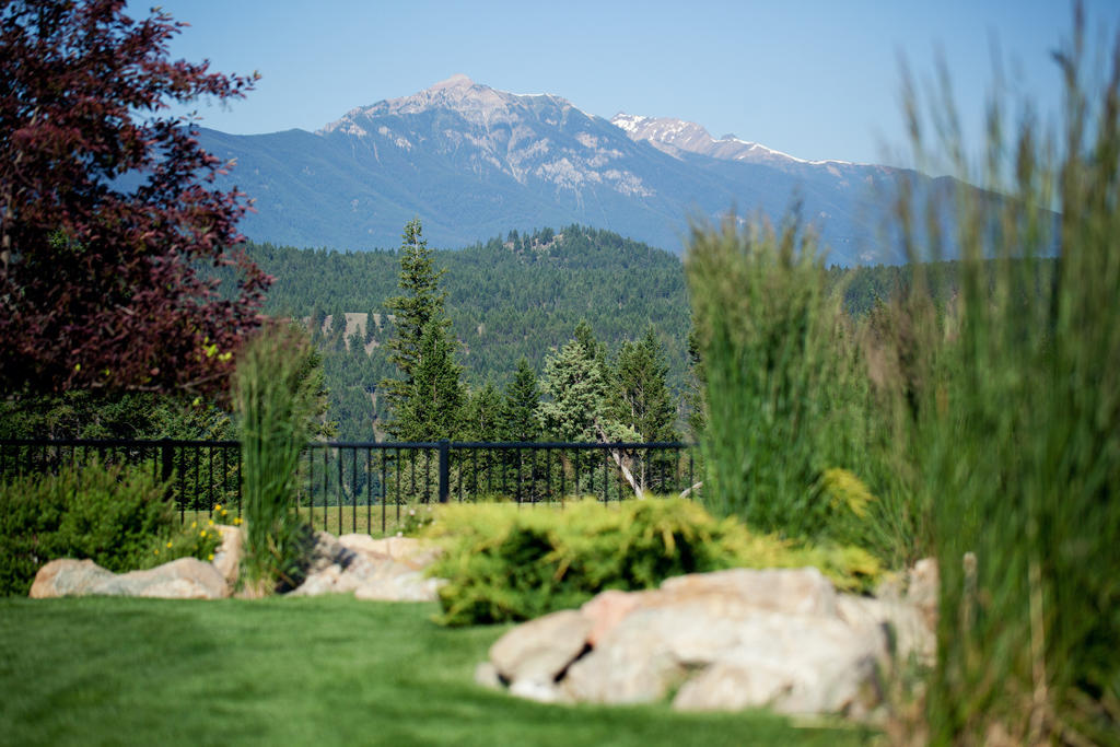 Bighorn Meadows Resort Radium Hot Springs Exterior photo